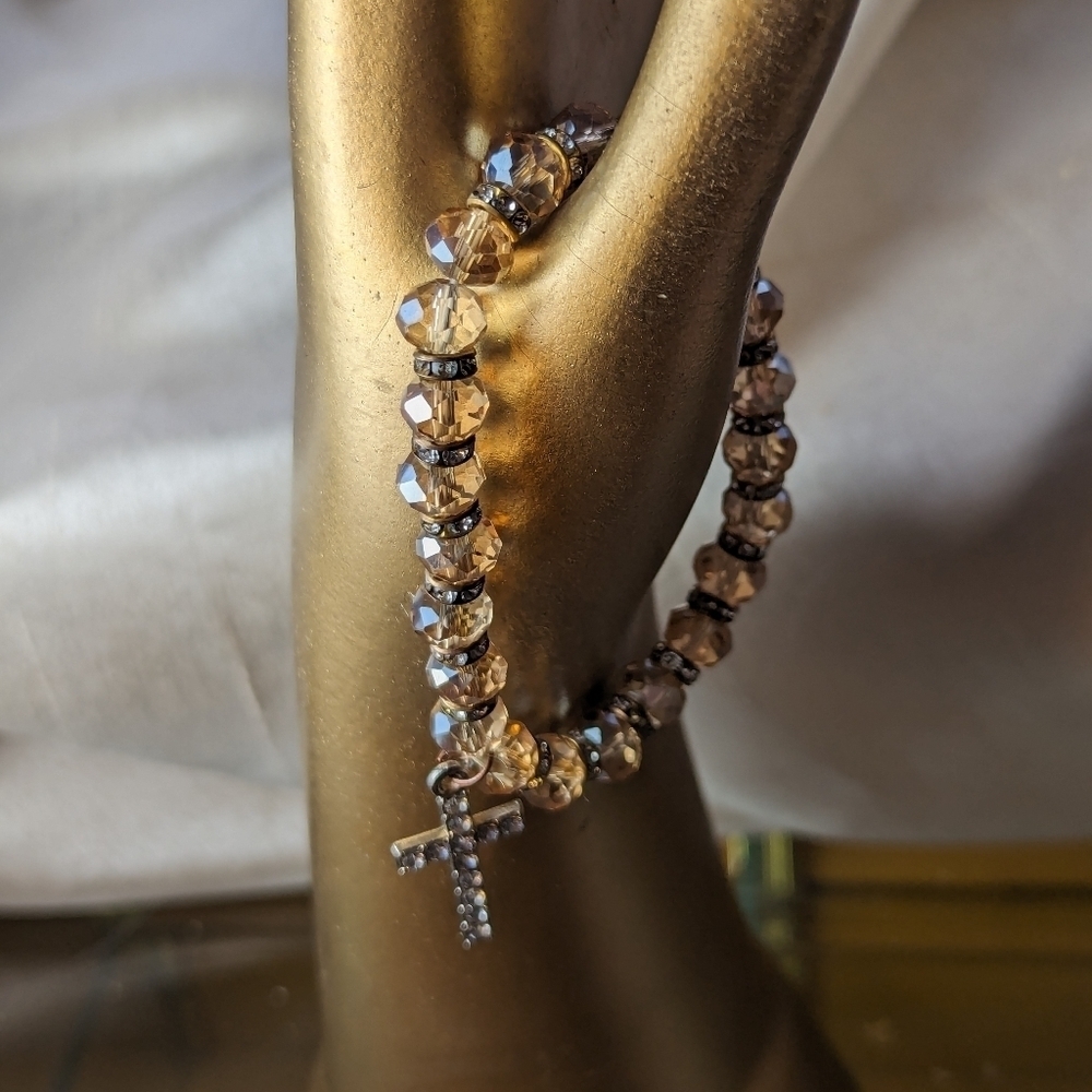 Bracelet Stretch Rhinestone Silver Tone cross with crystal bead and silver beads - Picture 3 of 6